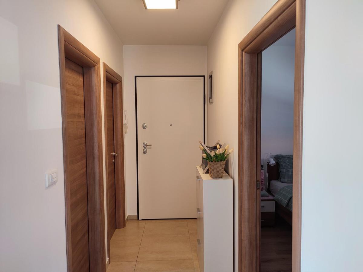 Nina Apartment Pula Luaran gambar